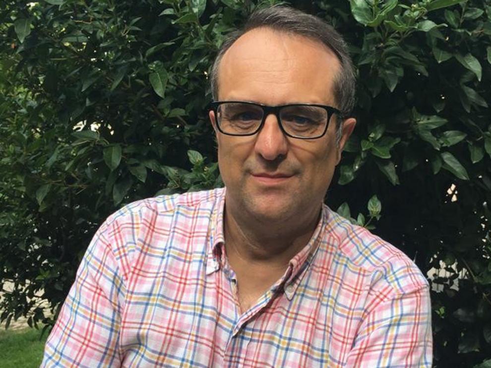 Alberto López Escuer: "Escribo desde una perspectiva positiva, a veces reivindicativa y siempre serena"
