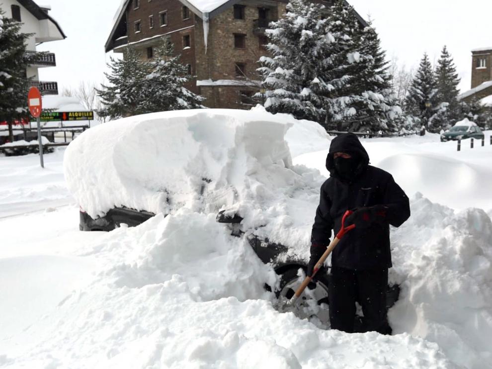 Finaliza un atípico puente de la Constitución y la Inmaculada, con pocos turistas y mucha nieve