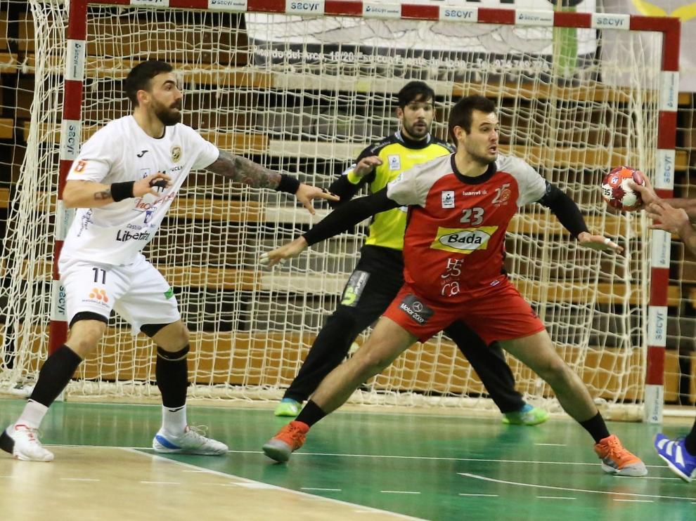 Décima victoria del Bada en un excepcional partido (32-30)