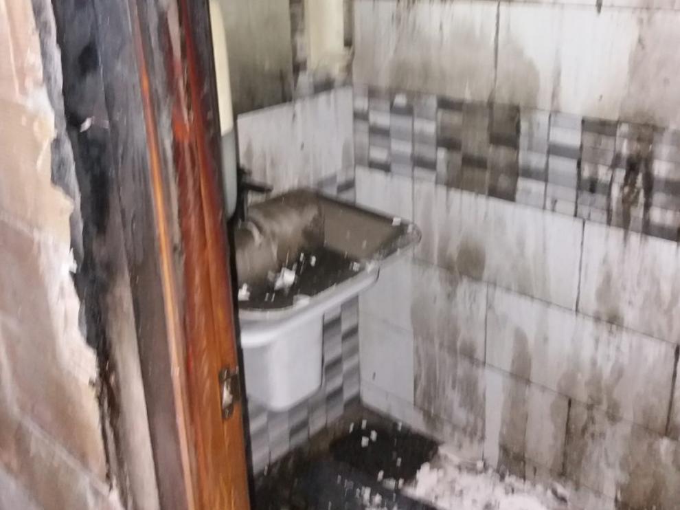 El IES Pirineos de Jaca sufre una inundación y se suspenden las clases