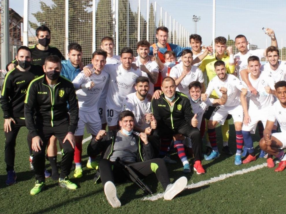 El Huesca B recupera el liderato con un festival de goles y buen juego