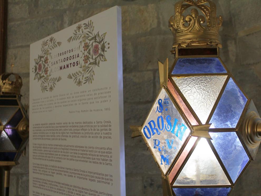 Jaca expone los mantos dedicados a Santa Orosia