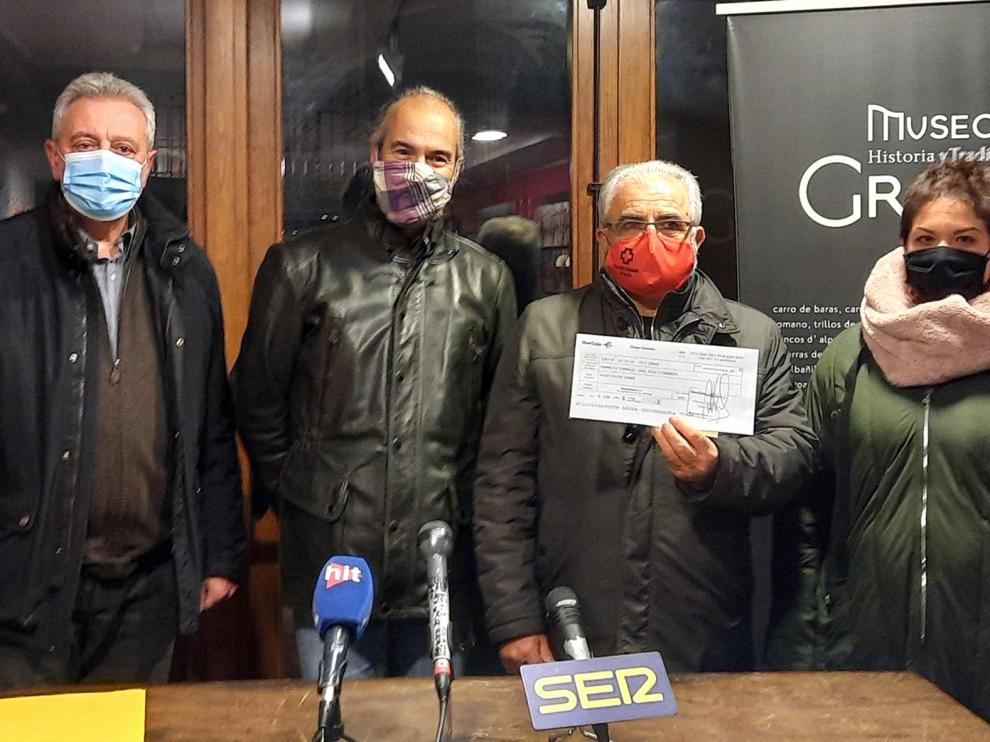 Los Fabricantes de Longaniza de Graus donan 900 euros