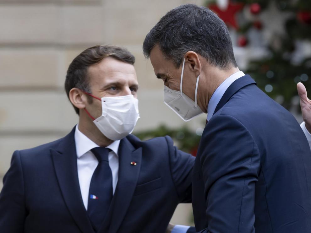 Sánchez da negativo en la prueba de coronavirus pero mantendrá su cuarentena