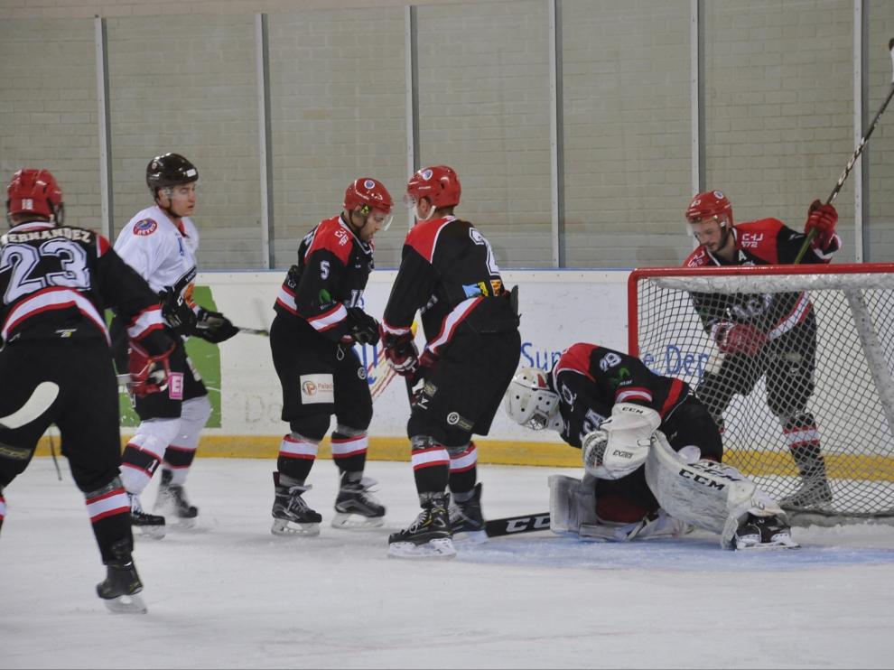 El Club Hielo Jaca despide el año en Majadahonda