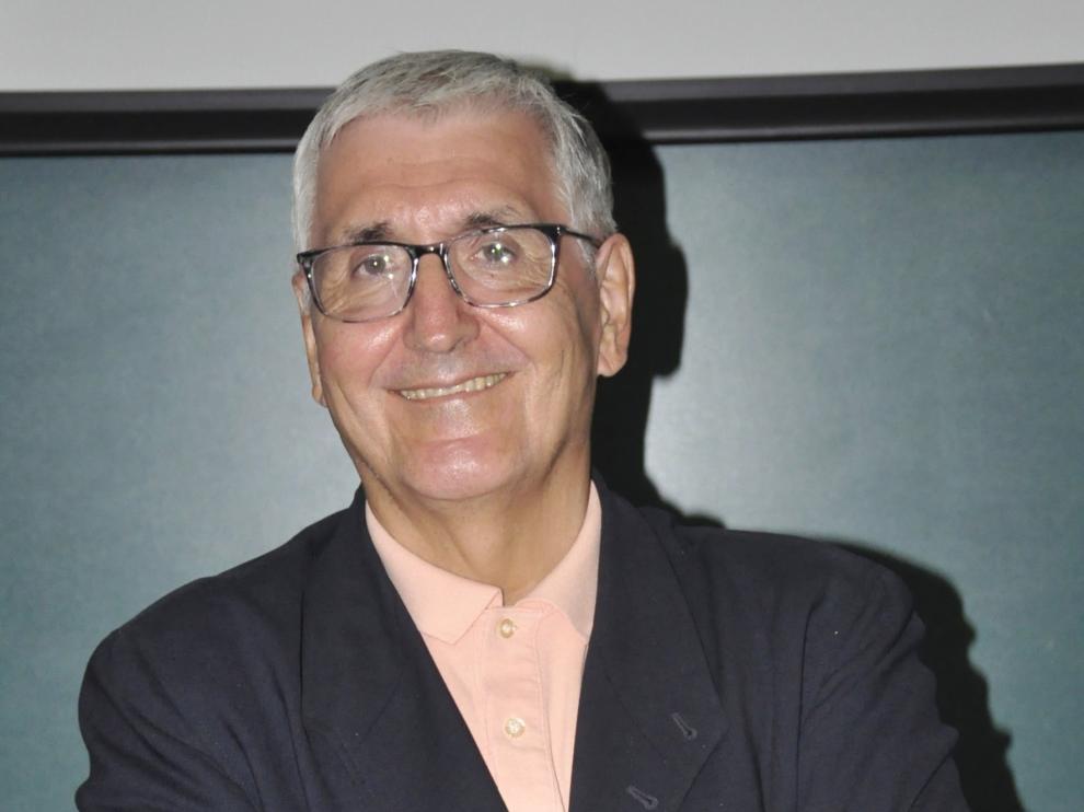 El historiador oscense Domingo Buesa presenta su segunda novela, 'La tarde que ardió Zaragoza'