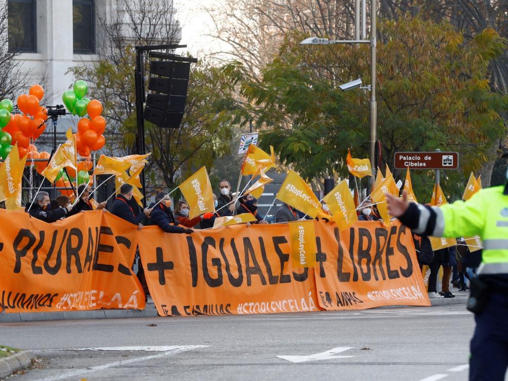 La oposición se une al clamor ciudadano contra la "Ley Celaá"