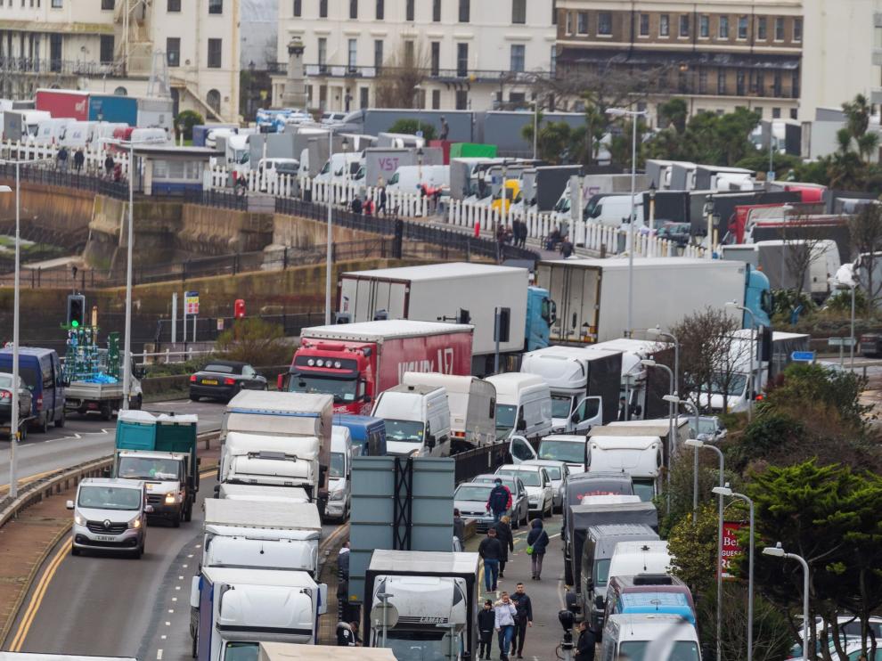 Más de 1.500 transportistas atrapados en Reino Unido