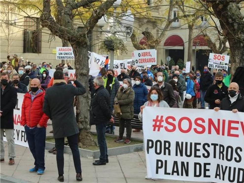 El PSOE altoaragonés respalda al sector de la nieve pero denuncia el uso partidista del PP