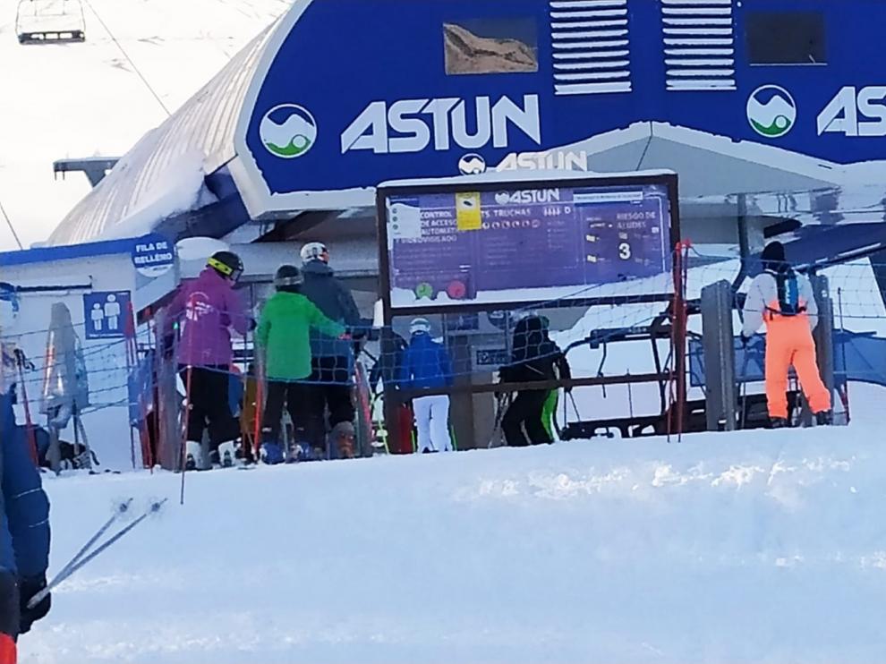 Astún, la primera estación de esquí que abre sus instalaciones en el Pirineo de Huesca
