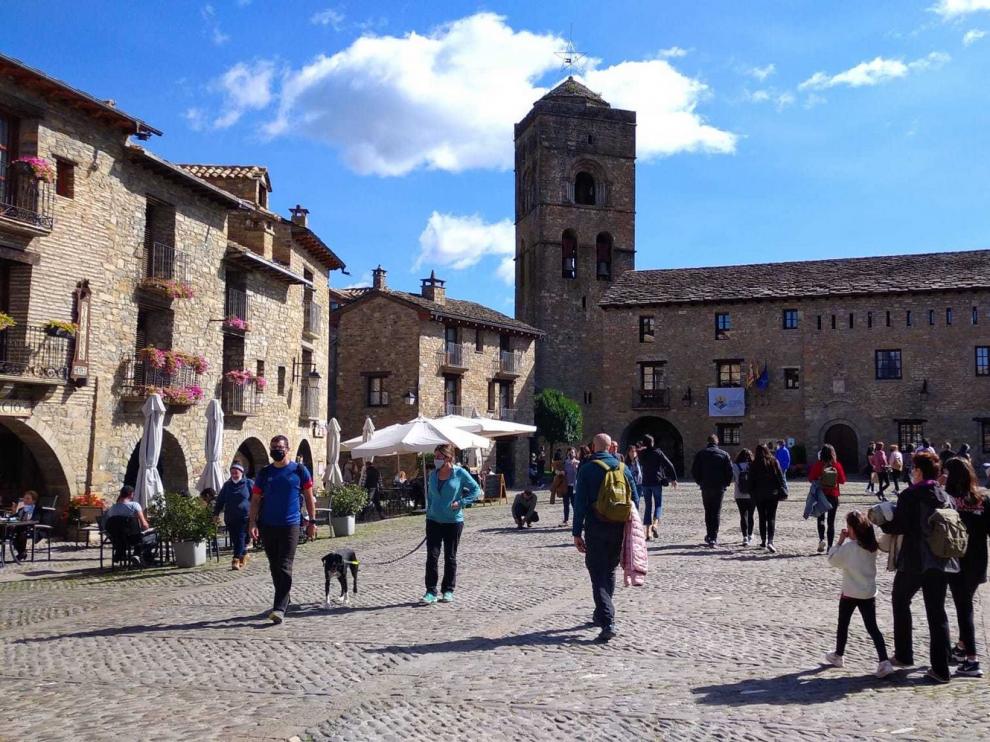Las visitas a la villa de Aínsa bajaron casi a la mitad el año pasado