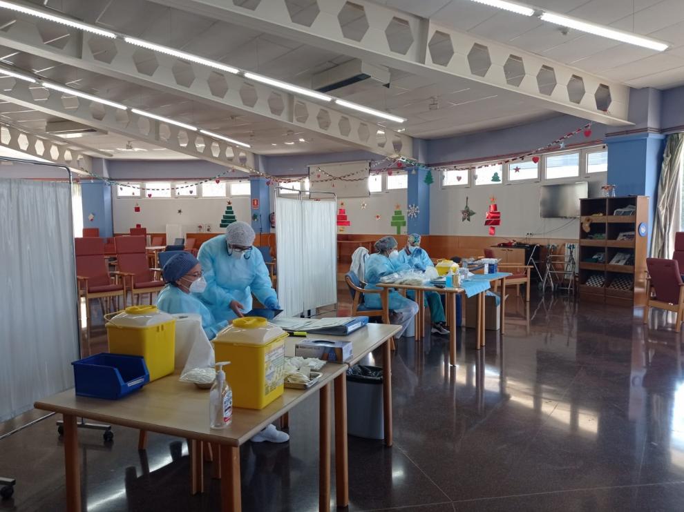 Vacunan a 86 residentes y 69 trabajadores de la residencia "Las Huertas" de Barbastro