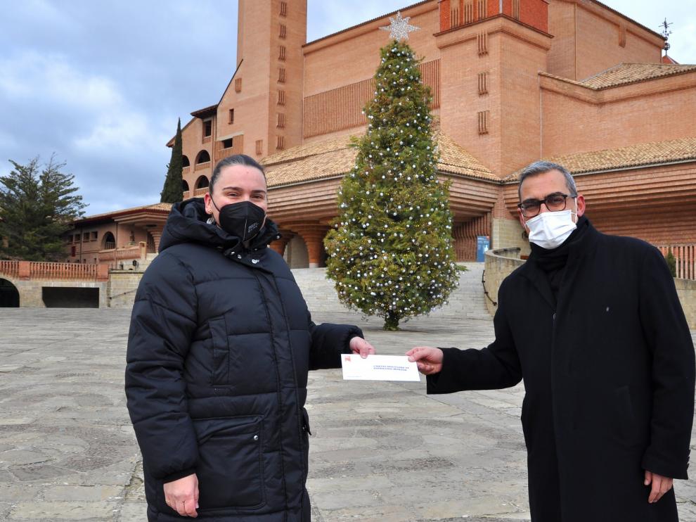 Torreciudad vende más de 800 bombillas navideñas solidarias