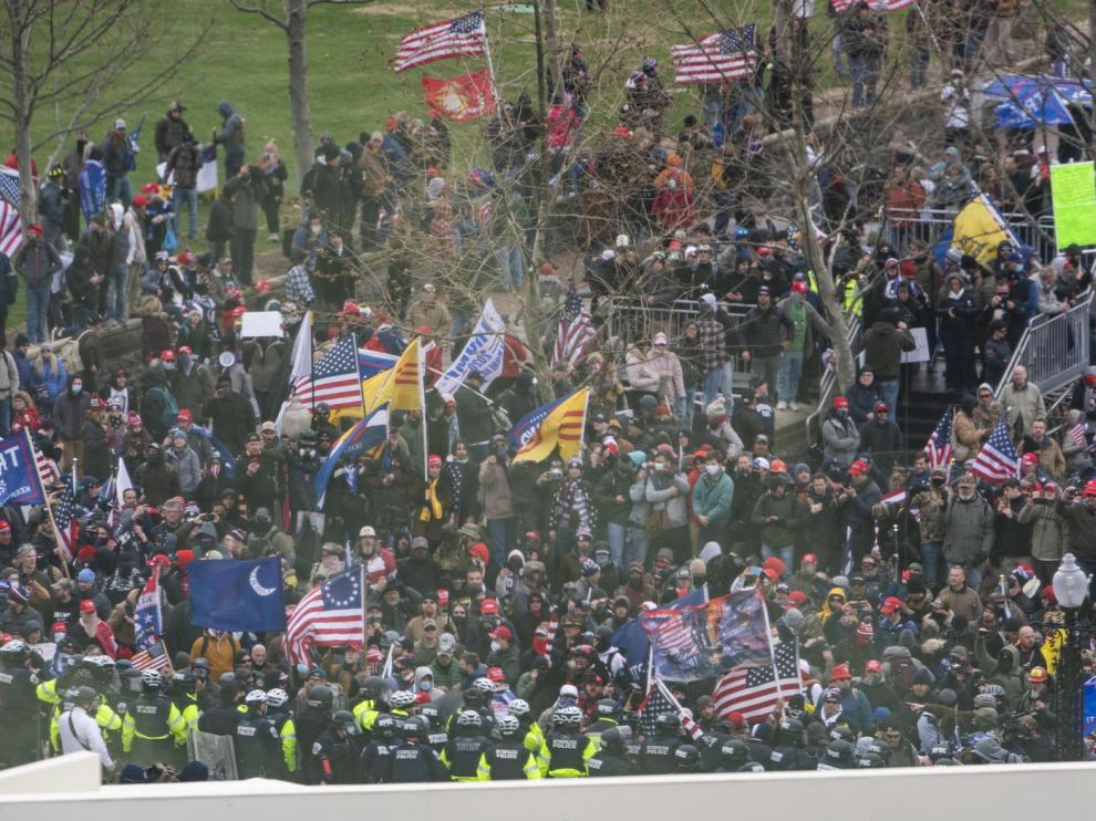 Caos en Washington por el asalto al Capitolio de miles de seguidores de Trump