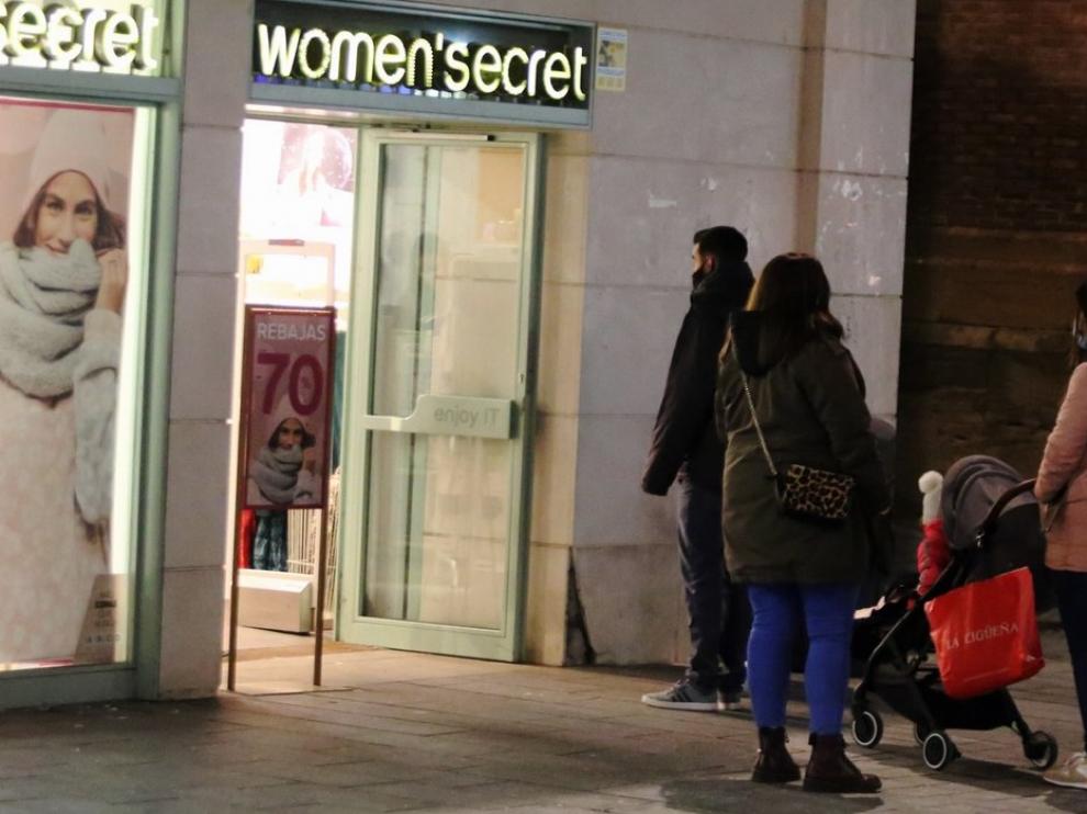 La OCU aconseja cómo llevar a cabo cambios y devoluciones en rebajas