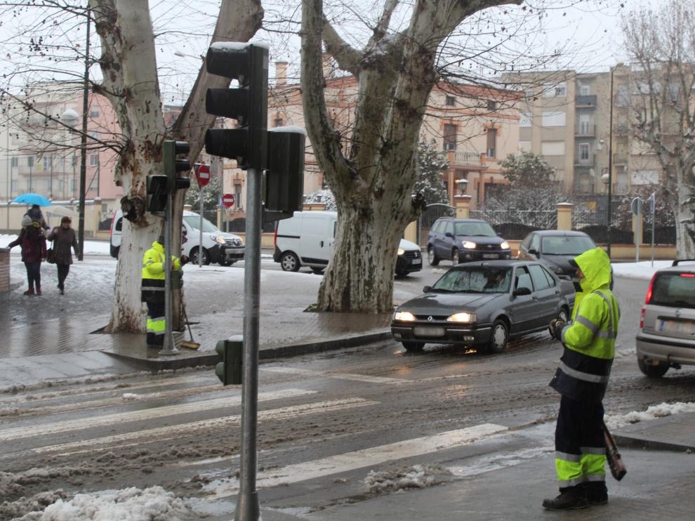 El ayuntamiento de Monzón organiza un dispositivo especial por el temporal de nieve