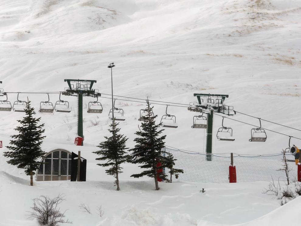 Alcaldes del Pirineo piden "claridad" y un plan de rescate, si no se abren las estaciones de esquí
