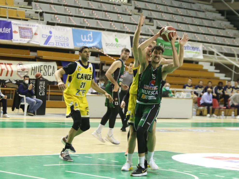 El Levitec Huesca logra un triunfo imprescindible contra el Canoe (63-53)