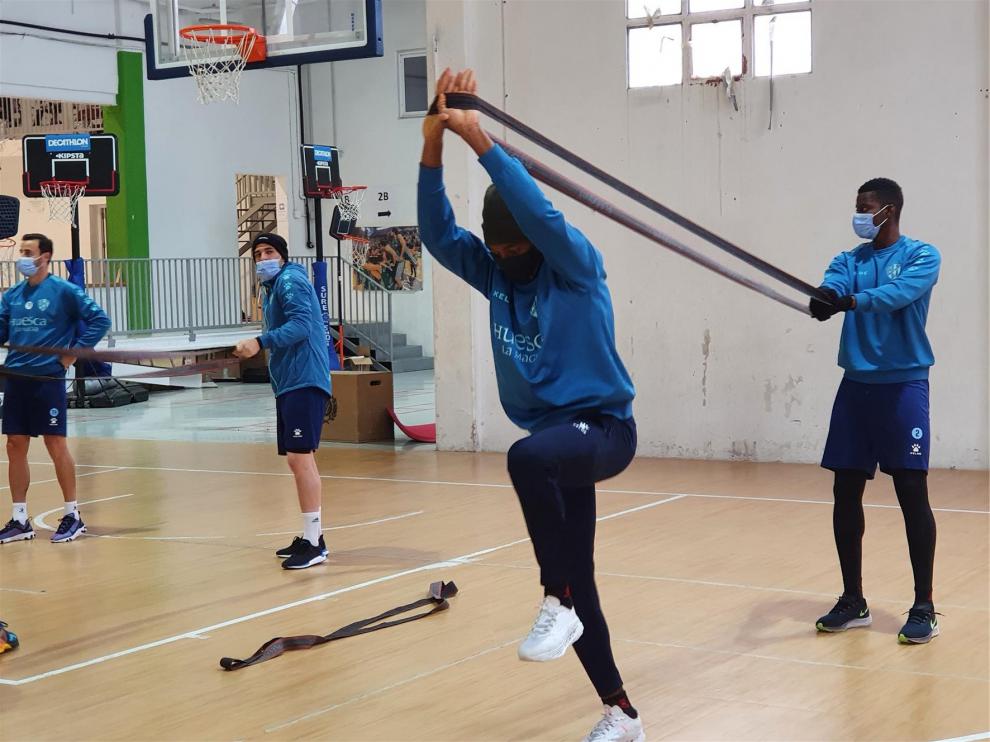 El Huesca se entrena en el Peñas Center