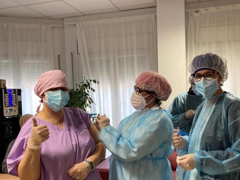 Empieza la vacunación en las residencias de Fraga con una buena acogida