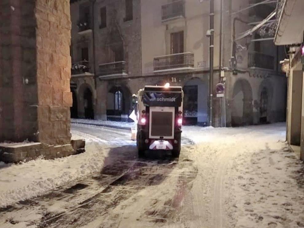 Persisten las dificultades en la Jacetania para circular por algunas de sus carreteras