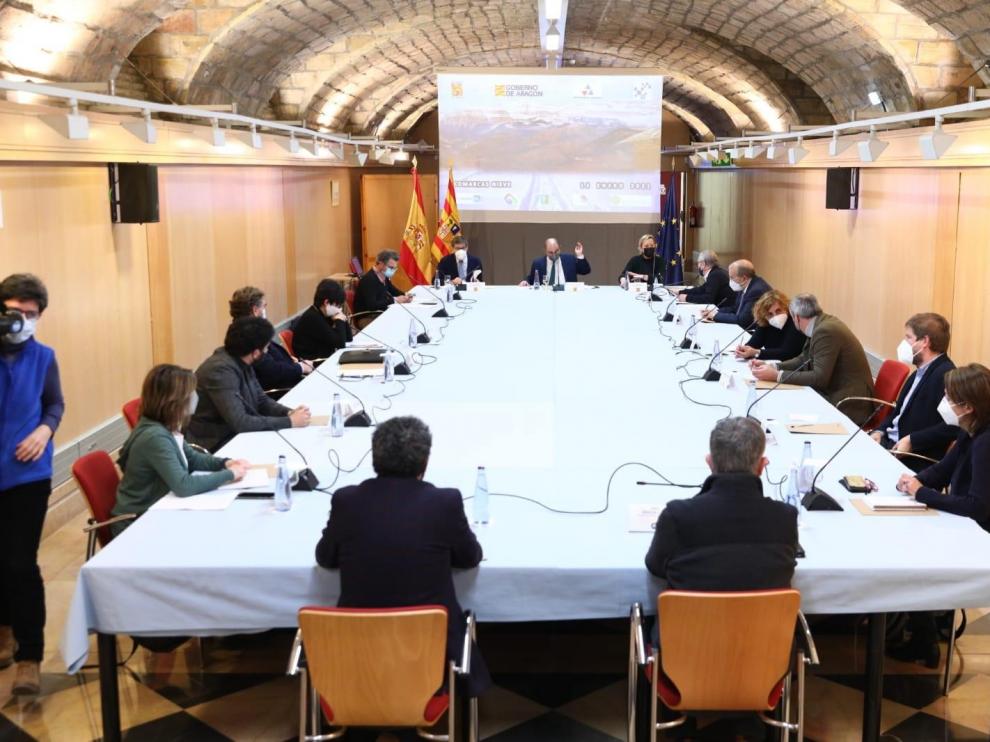 El Gobierno de Aragón anuncia un plan de empleo para el Pirineo y recupera la semana blanca