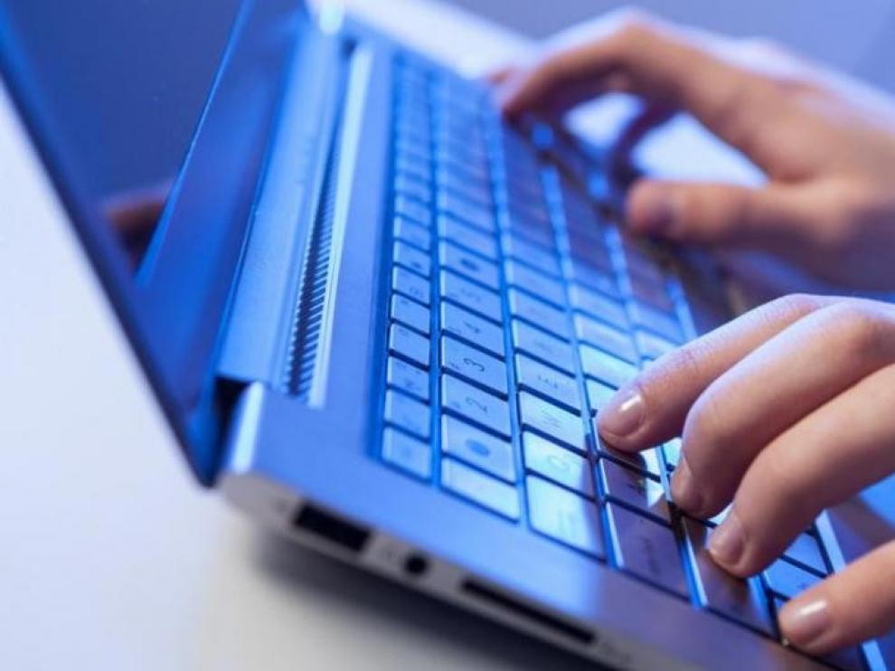 El Ayuntamiento de Huesca alerta sobre unas empresas de servicios que cobran por gestiones gratuitas
