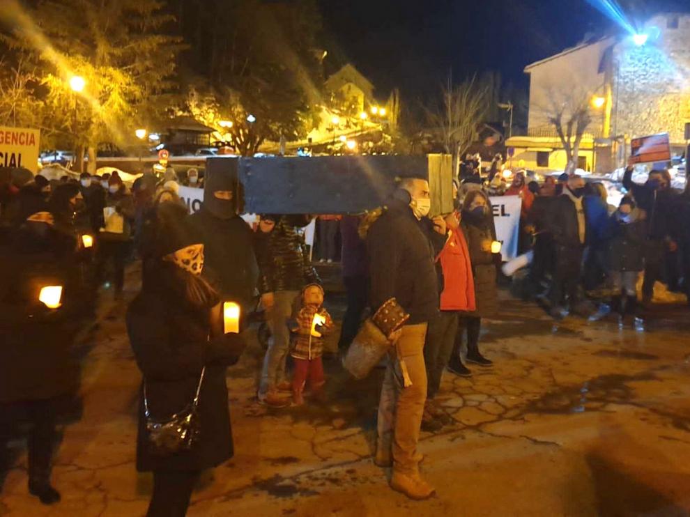 Jacetania y Alto Gállego reclaman el rescate del sector de la nieve