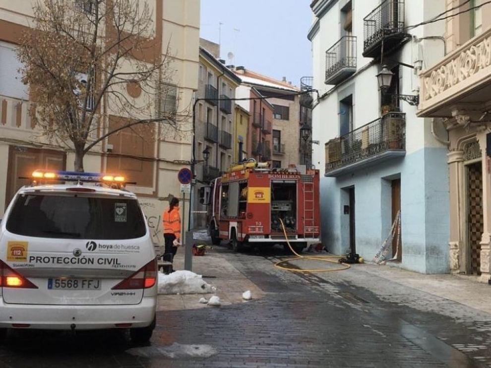 Los bomberos vuelven a intervenir en la casa de travesía Mozárabes de Huesca que sufrió un incendio