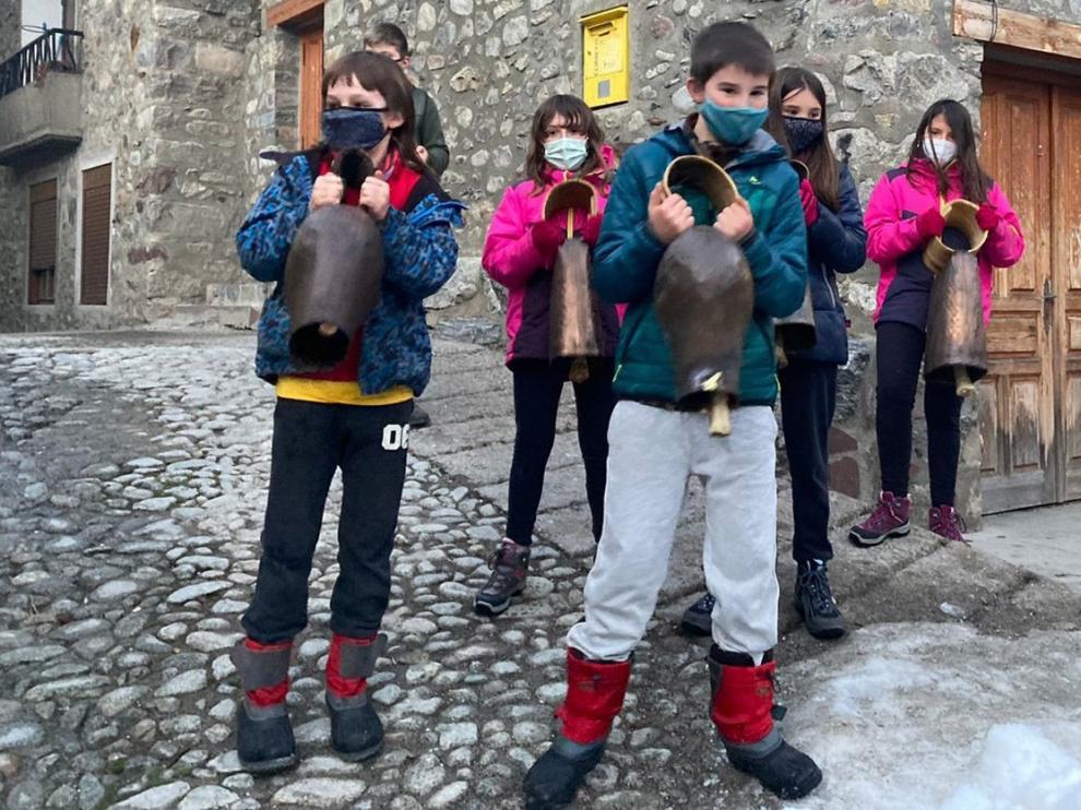 Los trucos del valle de Chistau tañen de forma testimonial por San Antón