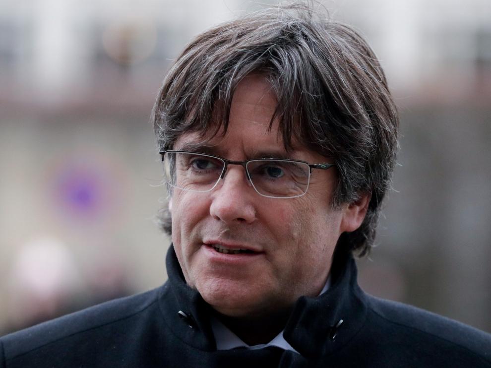 Críticas a Iglesias por el "exilio" de Puigdemont