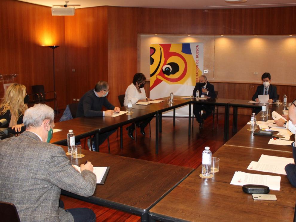 Los empresarios oscenses proponen medidas urgentes para su supervivencia