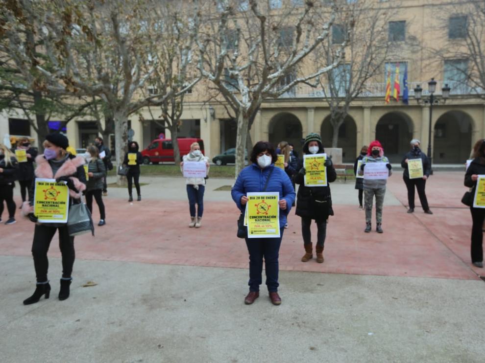 Los salones de peluquería de Huesca se unen para pedir la reducción del IVA al 10 %