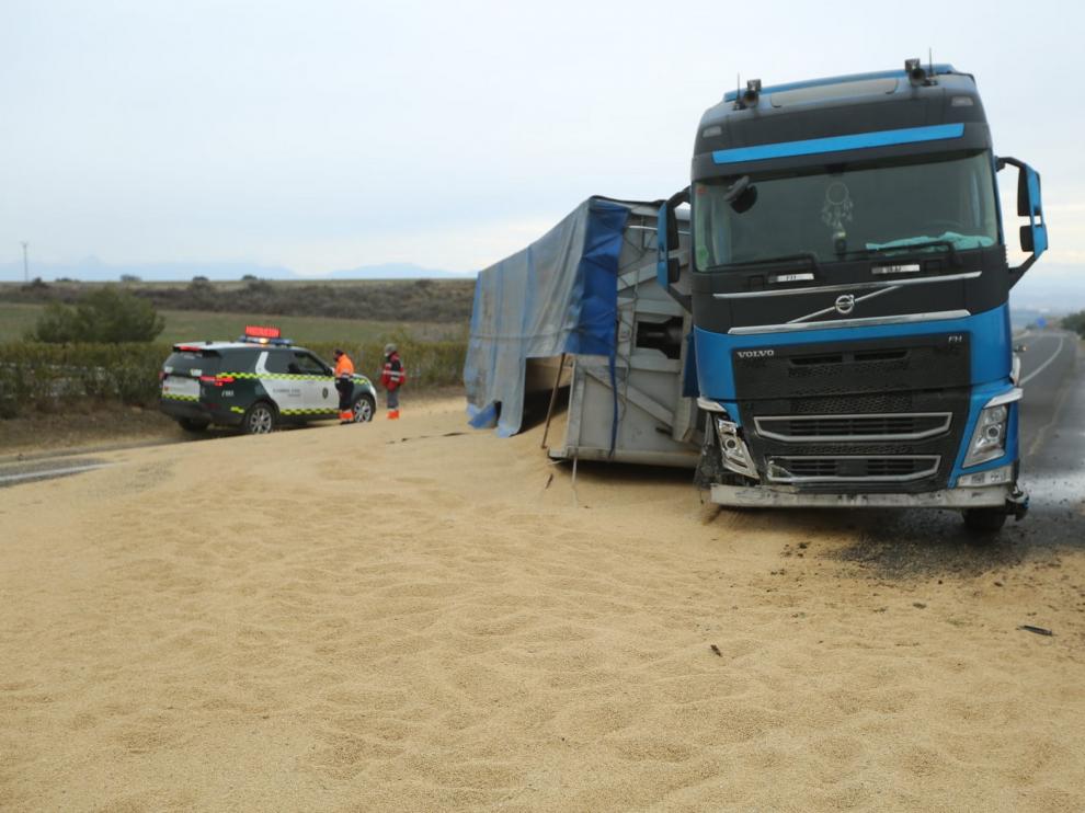 Se reabre el tramo de la A-23 entre Almudévar y Huesca, cerrado seis horas por el accidente de un camión