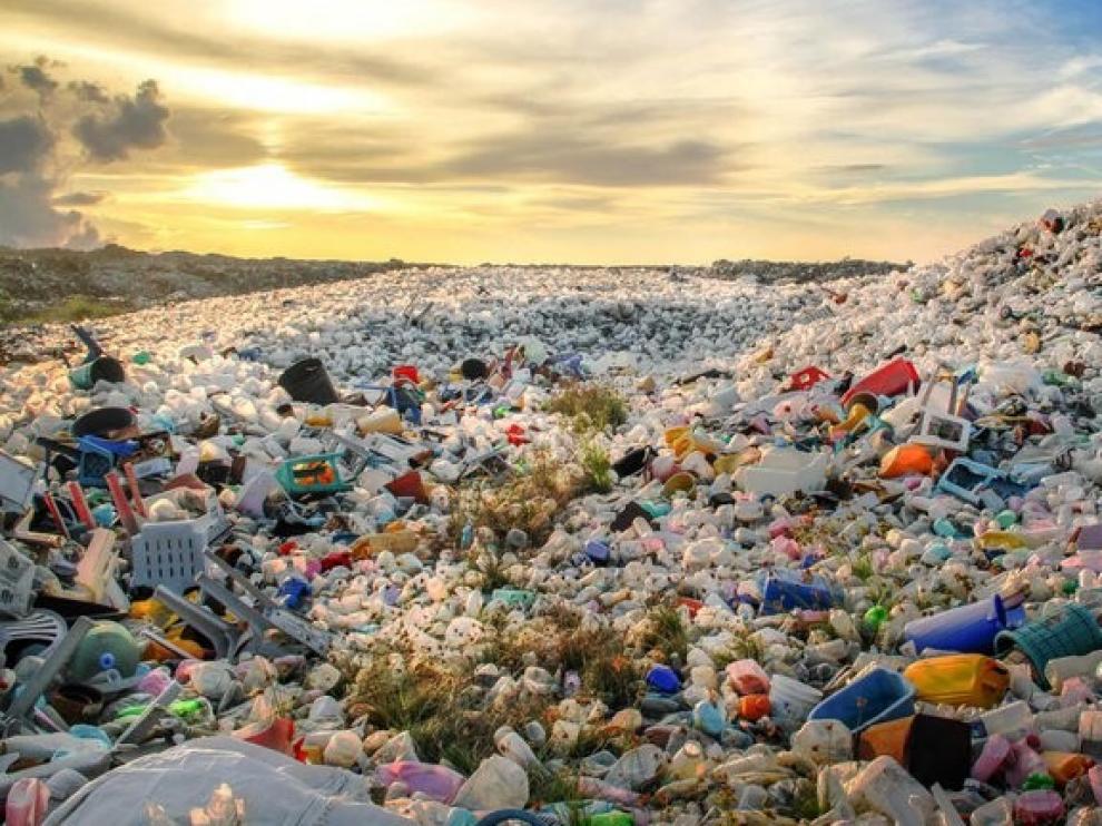 Los residuos plásticos del mar se convertirán en tarjetas de pago