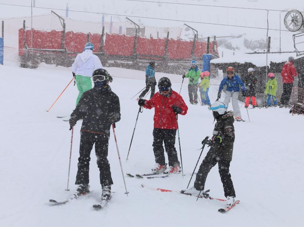 Jaca aprueba una moción de apoyo al turismo ligado al sector de la nieve