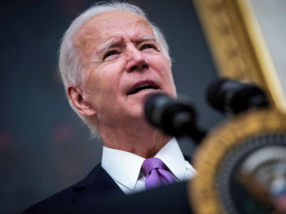 Biden comienza a desmontar a Trump ya desde la Casa Blanca