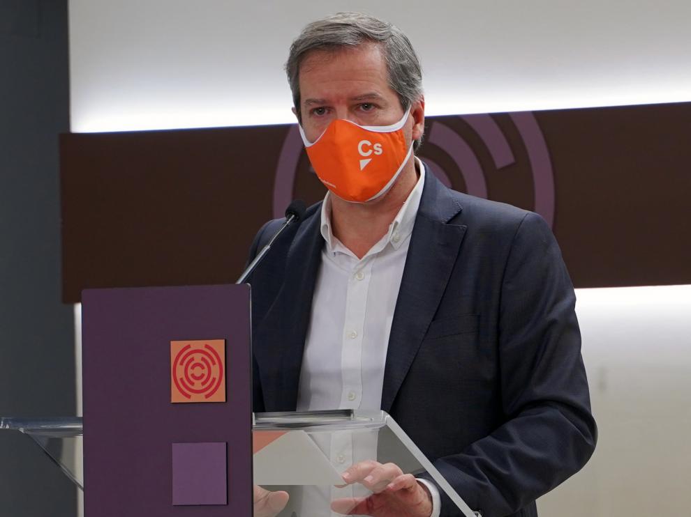 Pérez Calvo: "No se puede penalizar a Aragón por vacunar desde la sensatez en vez de hacerlo a la carrera"
