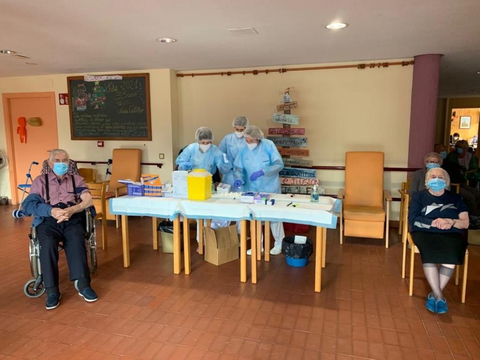 Los mayores de la residencia de Aínsa reciben la segunda dosis de la vacuna