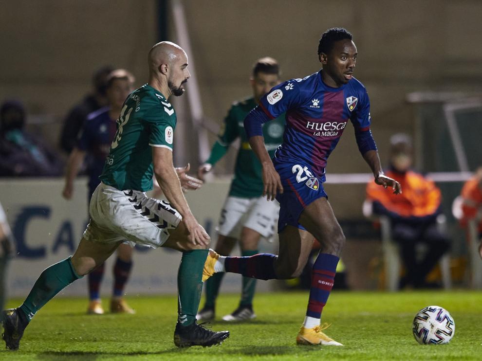 Una semana de mercado para salidas y fichajes en la SD Huesca