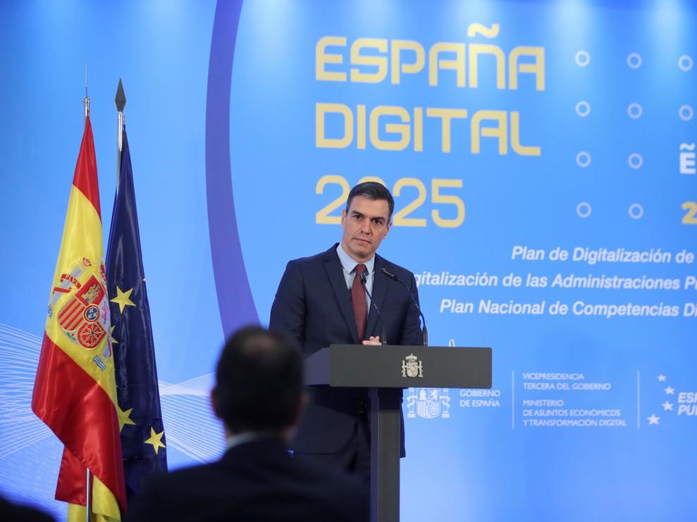 Sánchez anuncia 11.000 millones para planes de digitalización