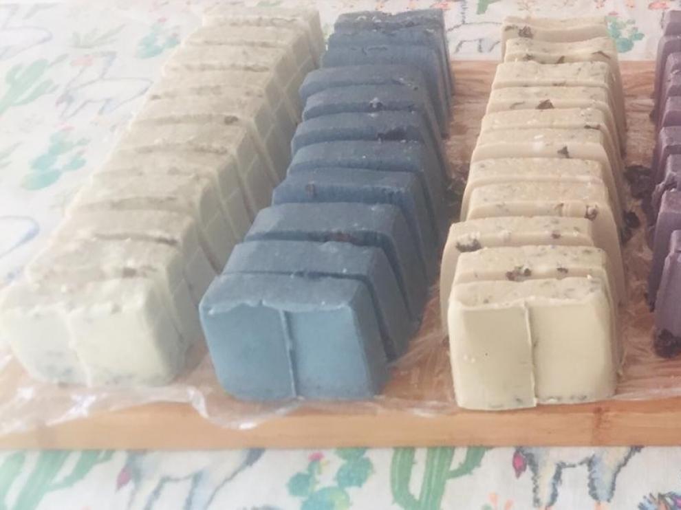 Jabones cien por cien naturales fabricados con los desechos del vino