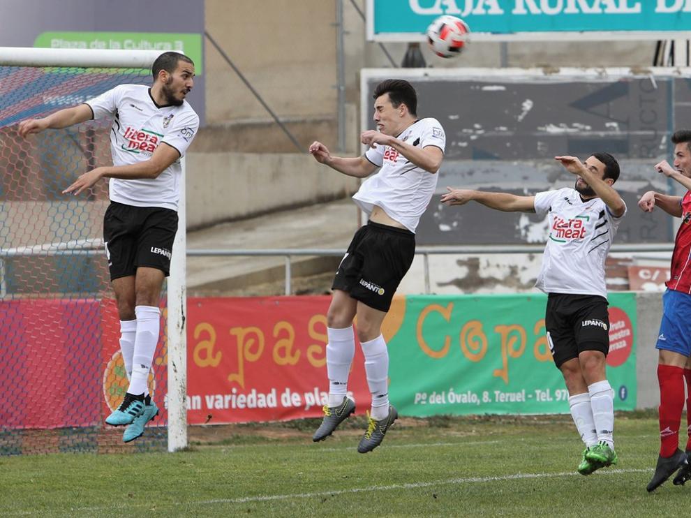 El Binéfar cae en Teruel en un partido con un final de locura