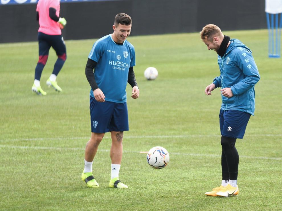 Huesca-Real Madrid: el mismo sistema, más balas arriba