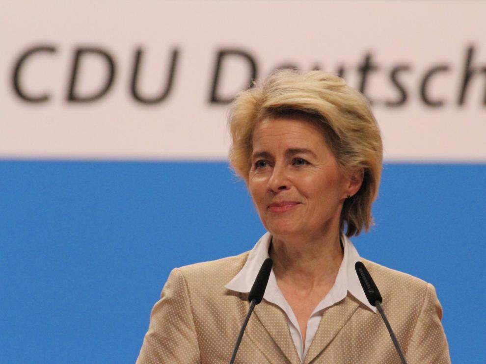 Von der Leyen ofrecerá explicaciones a la crisis generada por las dosis