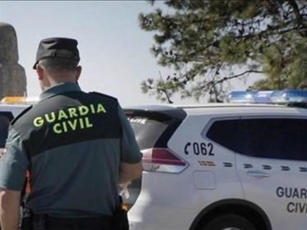 Detenido un joven de 21 años por intento de robo en máquinas expendedoras en Binéfar