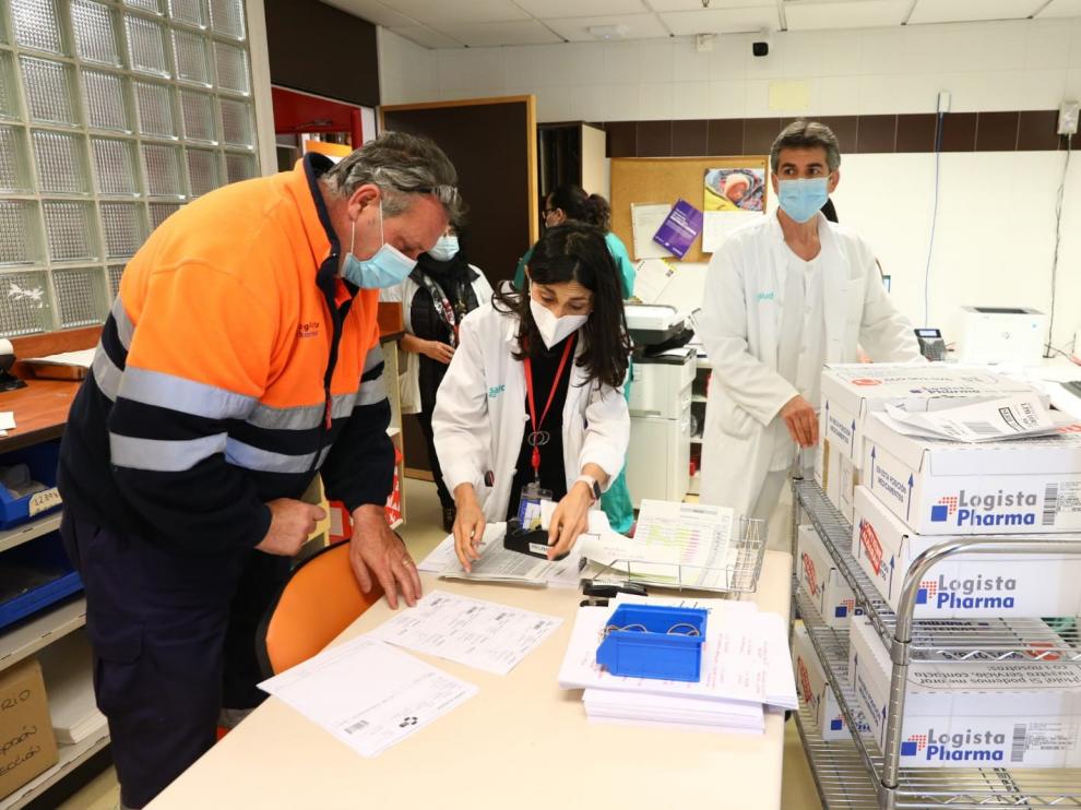 Aragón ha recibido este lunes las primeras 5.400 dosis de la vacuna de AstraZeneca