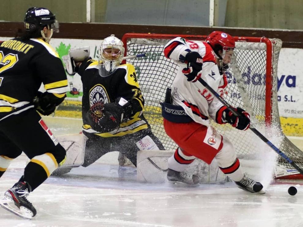 El Club Hielo Jaca suma en Puigcerdà tres puntos de oro