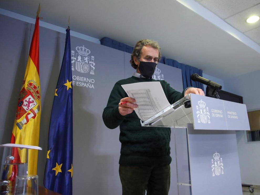 Las 909 muertes del fin de semana ensombrecen el descenso de contagios