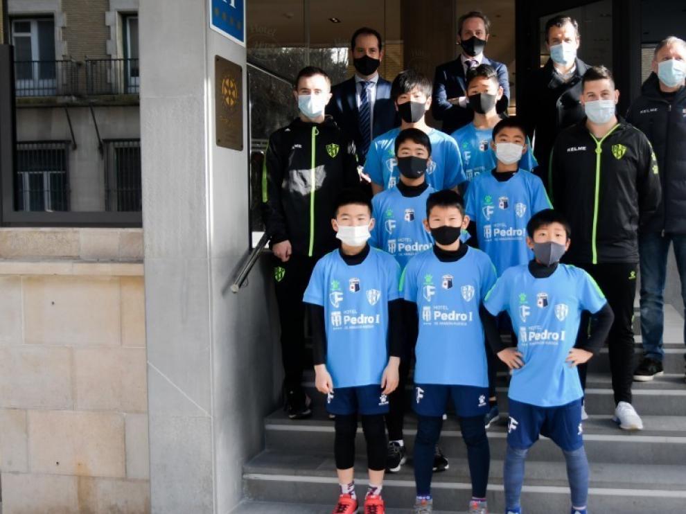 Siete jóvenes japoneses, tres meses con la cantera oscense